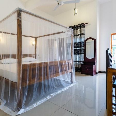 Chithru Bay Rooms & Hostel Arugam Bay Exterior photo