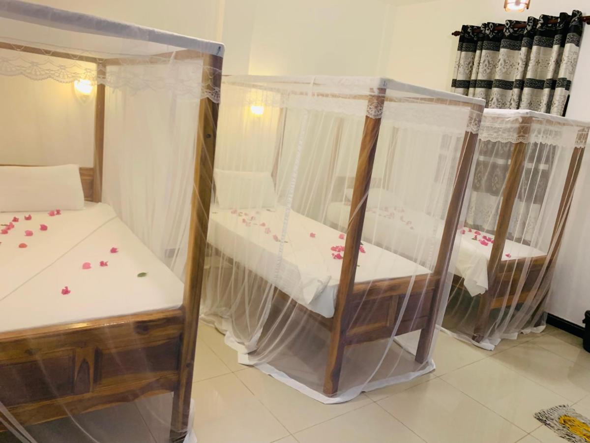 Chithru Bay Rooms & Hostel Arugam Bay Exterior photo